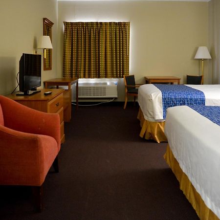 Travelodge By Wyndham St. Louis Berkeley Dış mekan fotoğraf