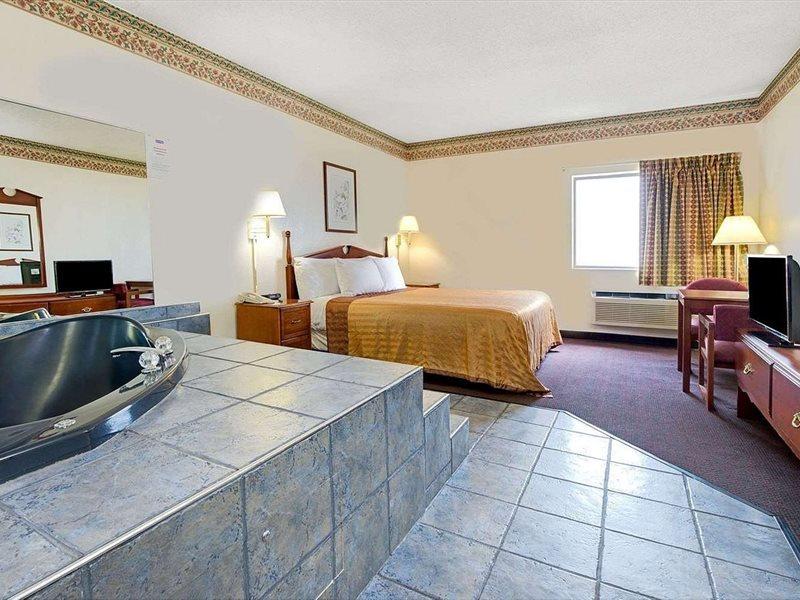 Travelodge By Wyndham St. Louis Berkeley Dış mekan fotoğraf