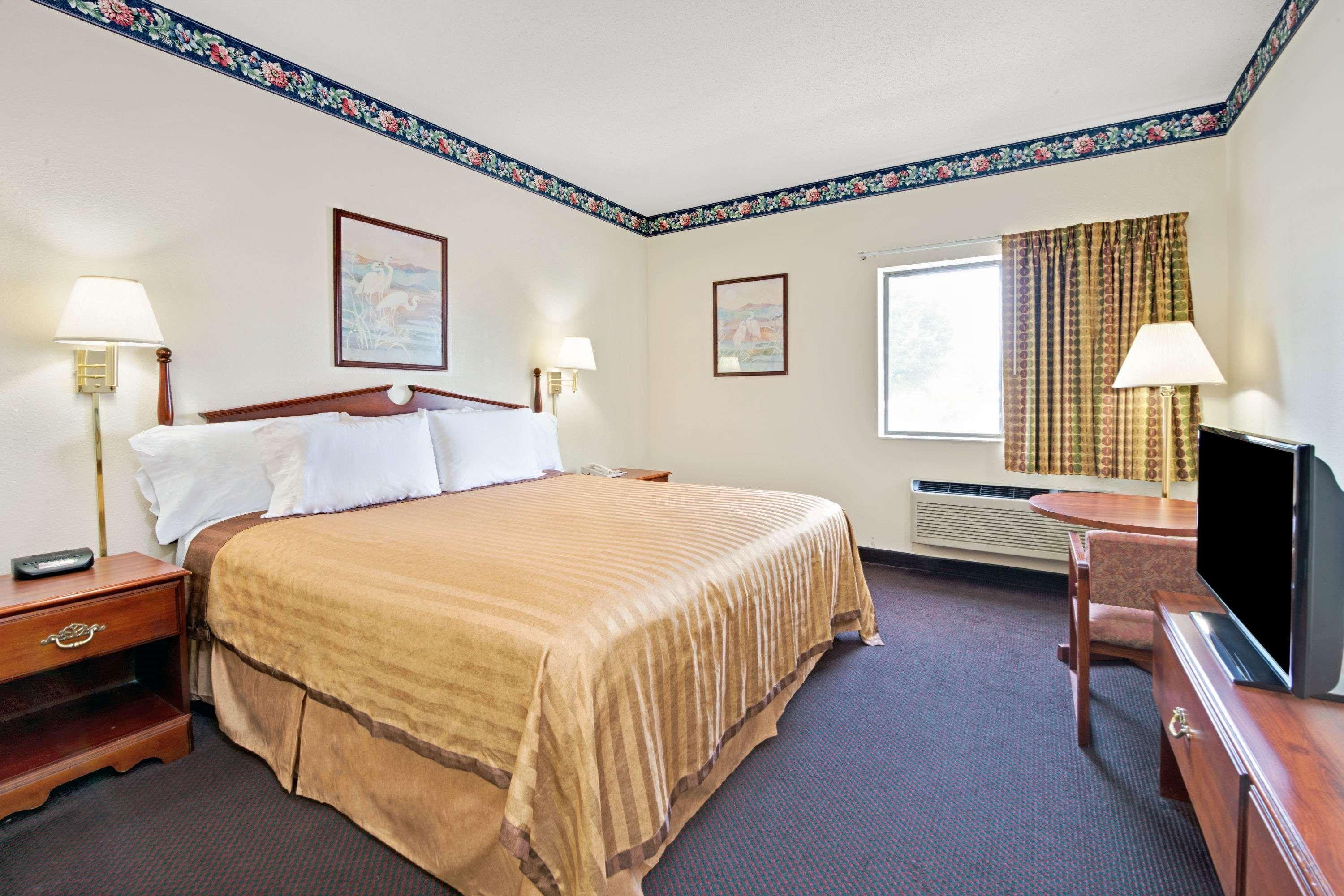 Travelodge By Wyndham St. Louis Berkeley Dış mekan fotoğraf
