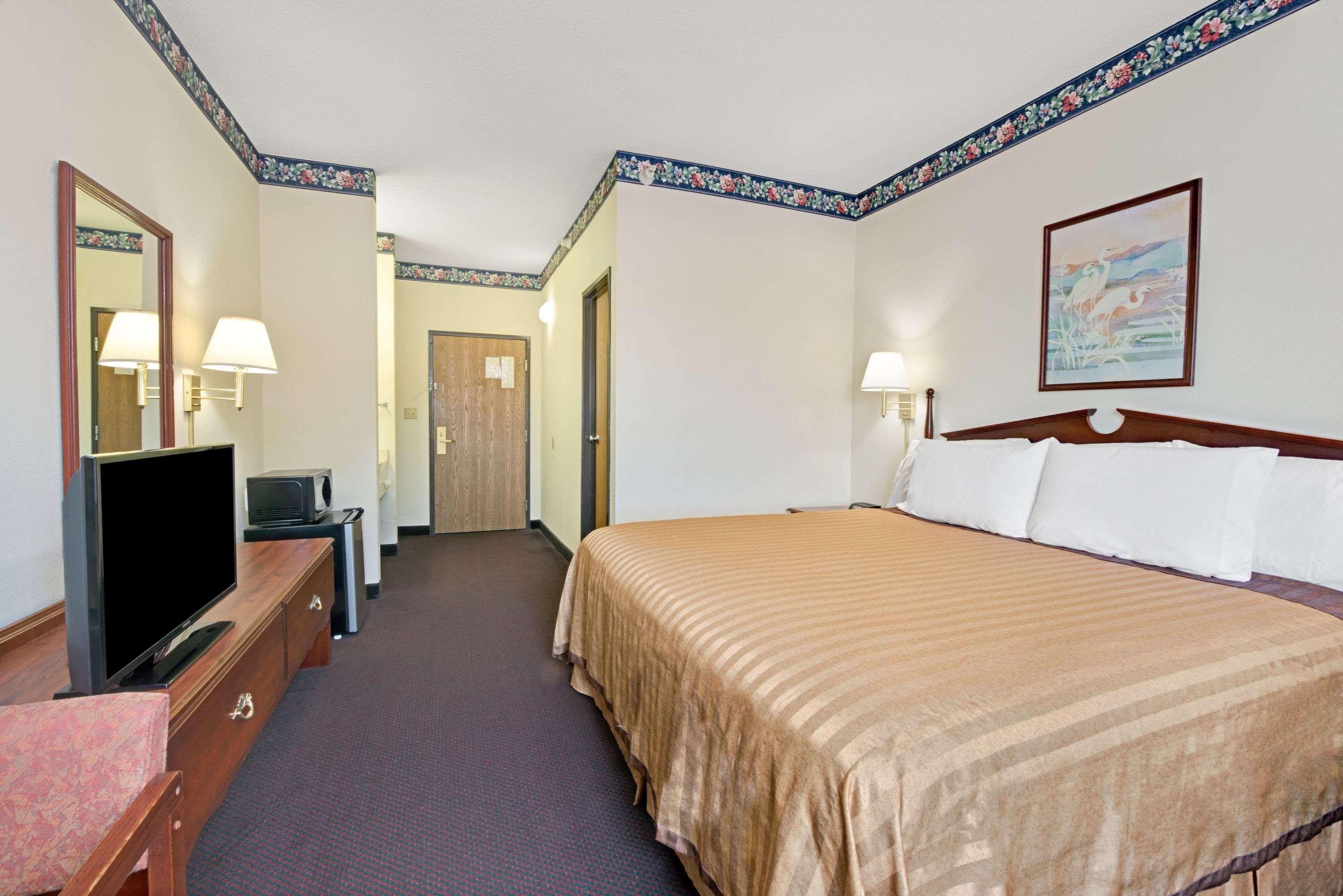 Travelodge By Wyndham St. Louis Berkeley Dış mekan fotoğraf