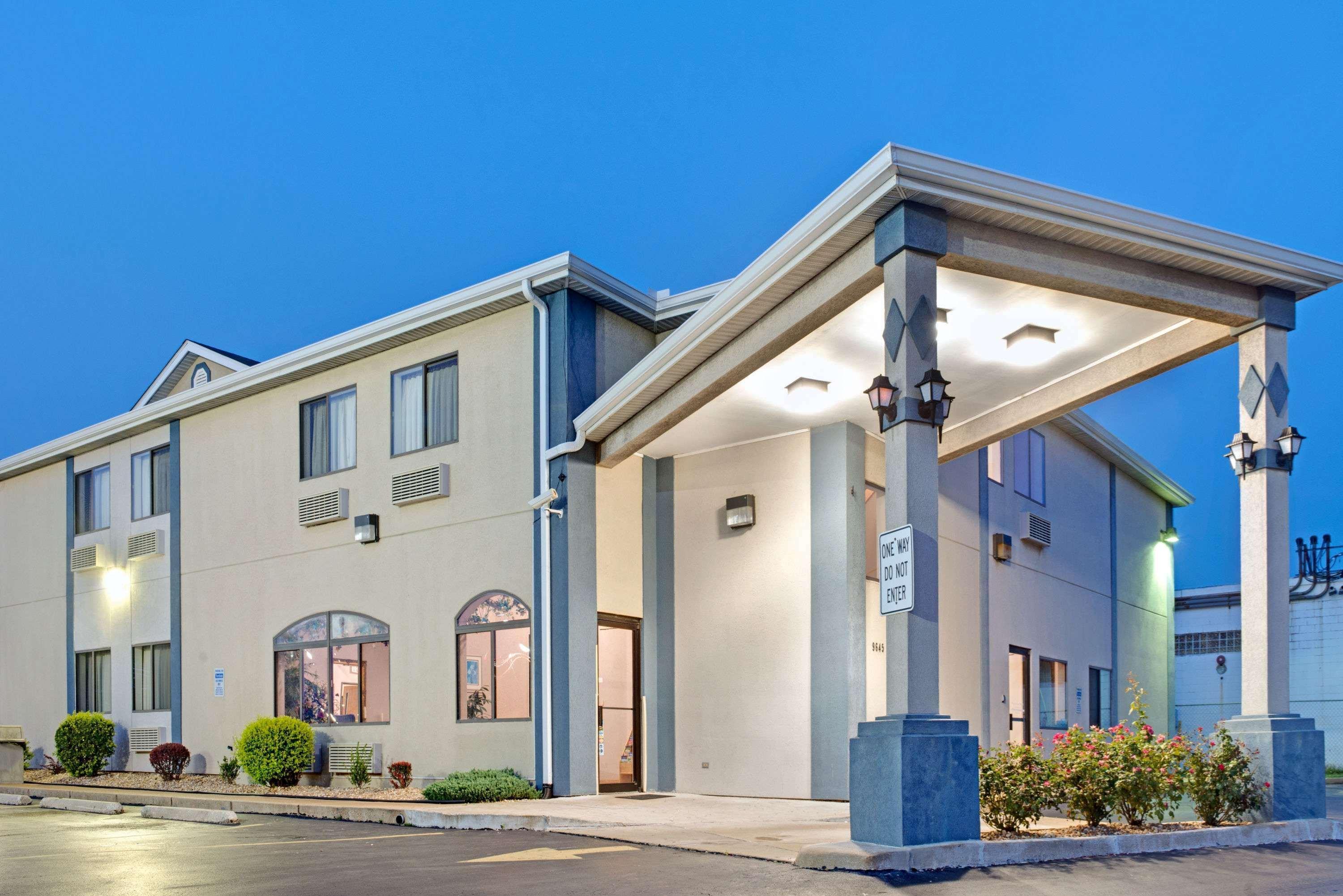 Travelodge By Wyndham St. Louis Berkeley Dış mekan fotoğraf