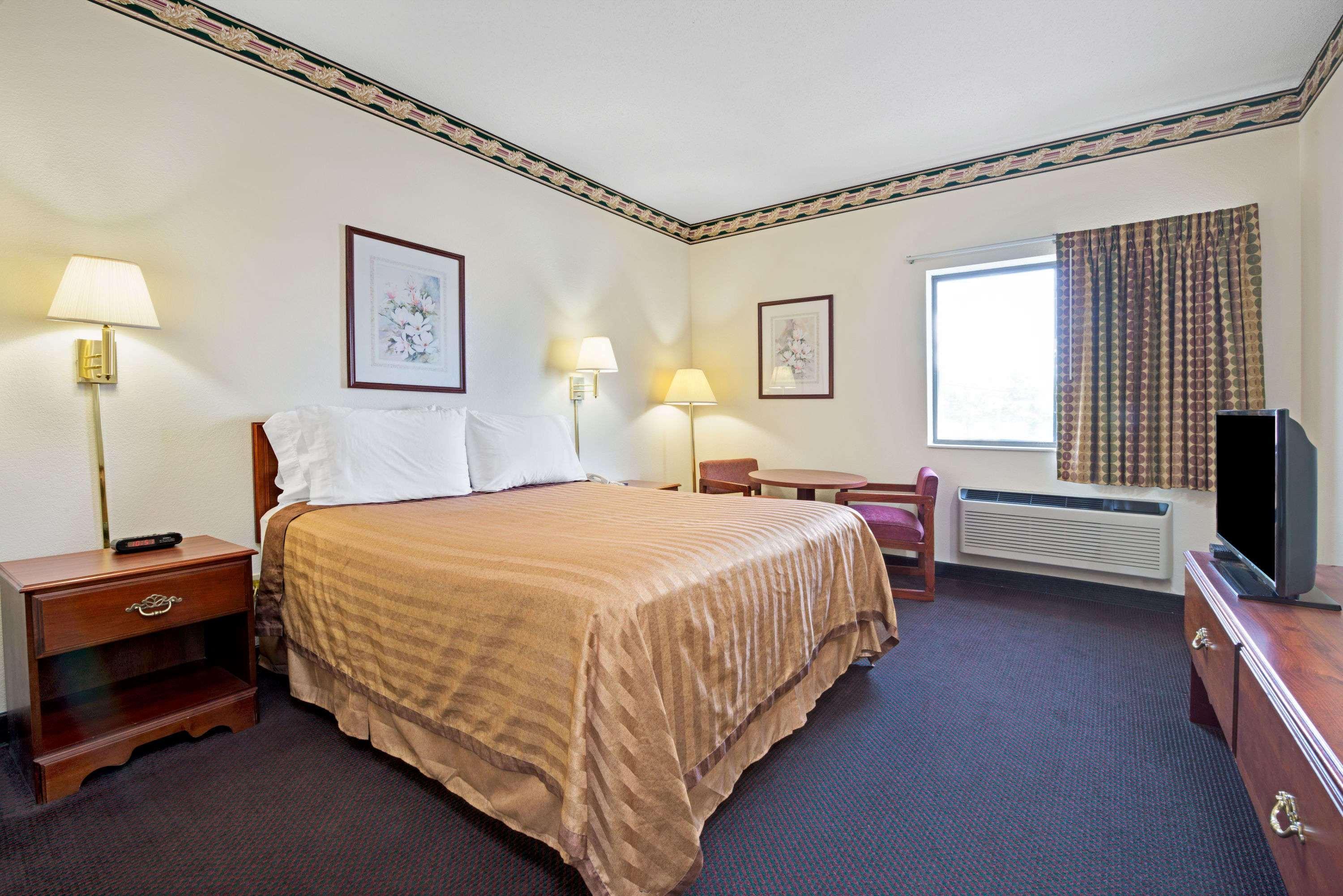 Travelodge By Wyndham St. Louis Berkeley Dış mekan fotoğraf
