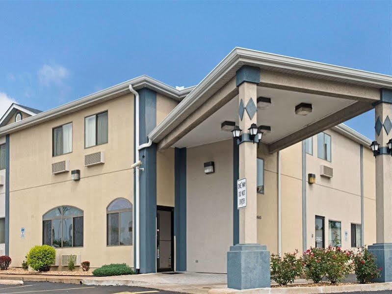 Travelodge By Wyndham St. Louis Berkeley Dış mekan fotoğraf